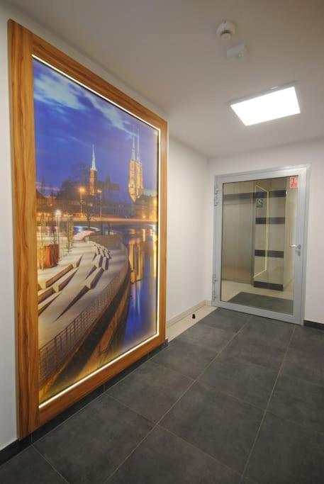 Art Marina Nad Rzeka Z Bezplatnym Parkingiem Breslávia Exterior foto